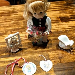 Precious Moments Girl's holiday set
